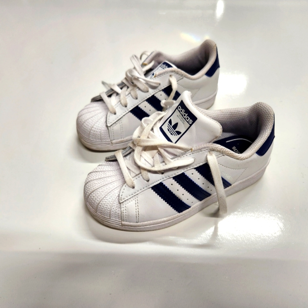 Nike Kids Superstar sneakers